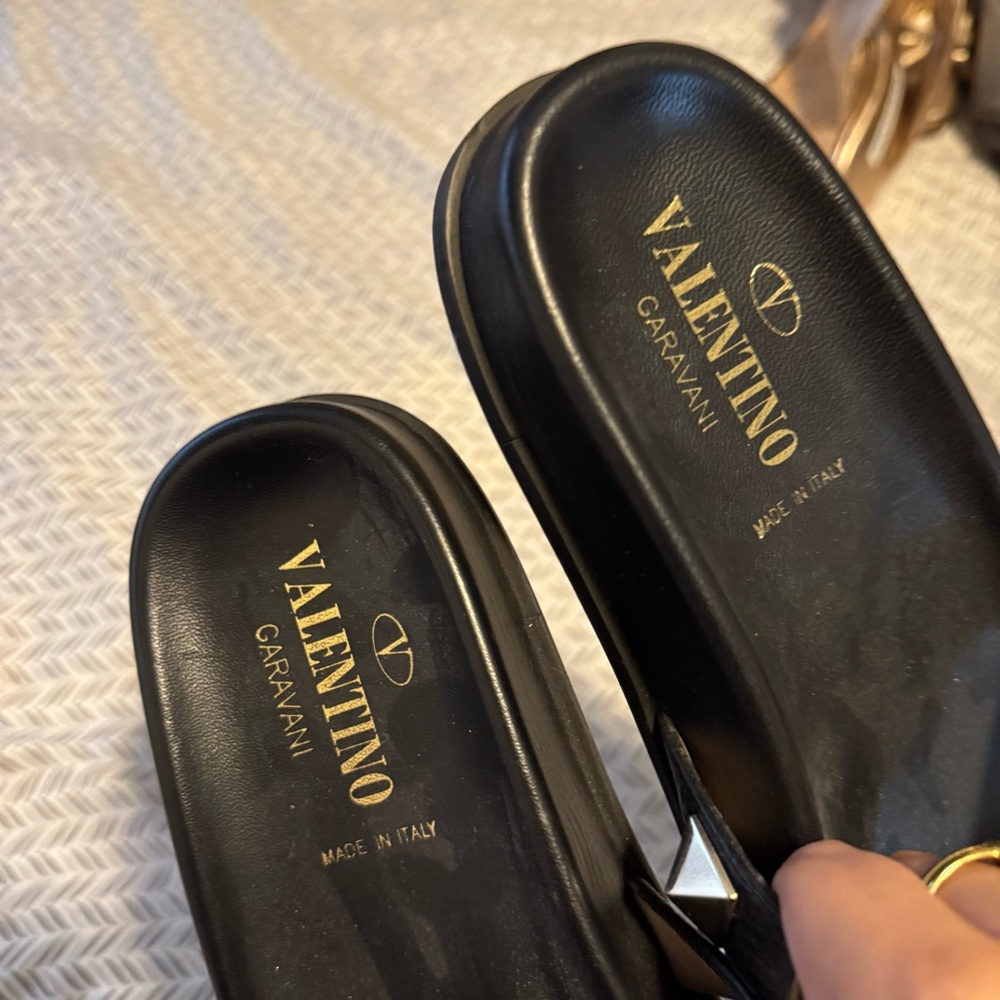 Valentino Rockstud Black Leather Slide Sandal - Picture 4 of 5